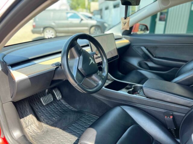 Червоний Тесла Модель 3, об'ємом двигуна 0 л та пробігом 98 тис. км за 22600 $, фото 6 на Automoto.ua
