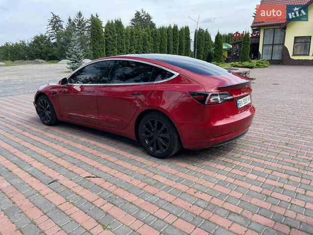 Тесла Модель 3 2018 у Чернівцях на Automoto.ua Червоний Тесла Модель 3, об'ємом двигуна 0 л та пробігом 235 тис. км за 16200 $, фото 5 на Automoto.ua