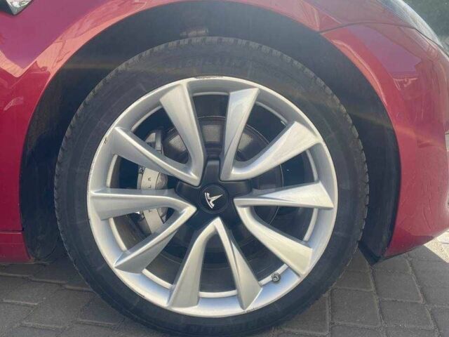 Тесла Модель 3 2018 у Полтаві на Automoto.ua Червоний Тесла Модель 3, об'ємом двигуна 0 л та пробігом 61 тис. км за 21900 $, фото 6 на Automoto.ua