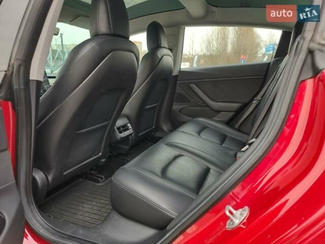 Красный Тесла Модель 3, объемом двигателя 0 л и пробегом 105 тыс. км за 19500 $, фото 19 на Automoto.ua