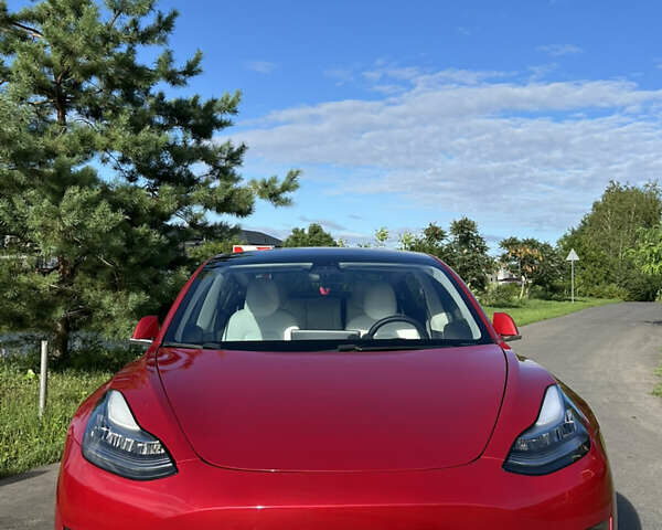 Тесла Модель 3 2018 у Києві на Automoto.ua Червоний Тесла Модель 3, об'ємом двигуна 0 л та пробігом 91 тис. км за 21500 $, фото 11 на Automoto.ua