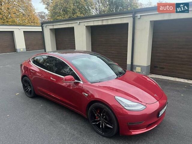 Красный Тесла Модель 3, объемом двигателя 0 л и пробегом 76 тыс. км за 19999 $, фото 7 на Automoto.ua