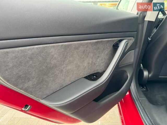 Красный Тесла Модель 3, объемом двигателя 0 л и пробегом 148 тыс. км за 16000 $, фото 10 на Automoto.ua