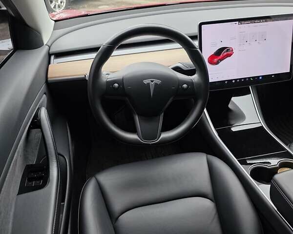 Красный Тесла Модель 3, объемом двигателя 0 л и пробегом 69 тыс. км за 18300 $, фото 6 на Automoto.ua