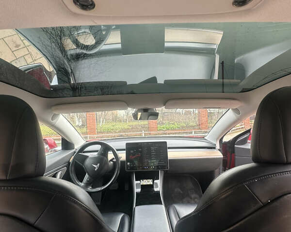 Красный Тесла Модель 3, объемом двигателя 0 л и пробегом 113 тыс. км за 14990 $, фото 10 на Automoto.ua