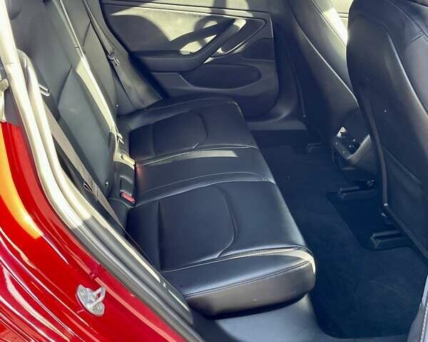 Тесла Модель 3 2018 в Днепре (Днепропетровске) на Automoto.ua Красный Тесла Модель 3, объемом двигателя 0 л и пробегом 130 тыс. км за 17700 $, фото 23 на Automoto.ua