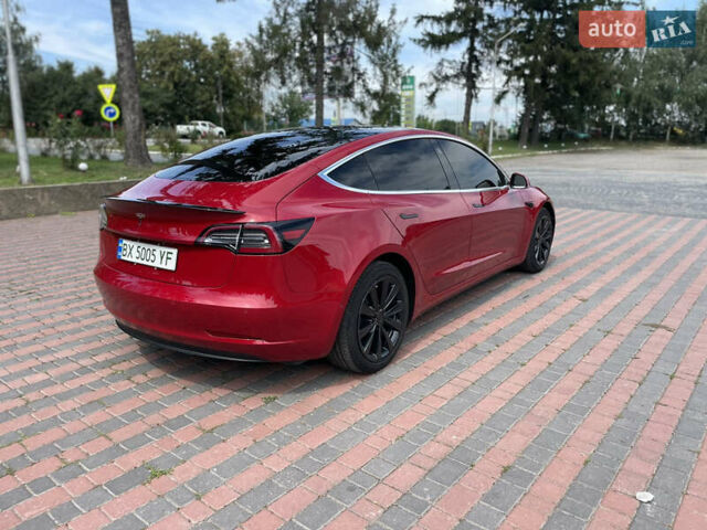 Тесла Модель 3 2018 у Чернівцях на Automoto.ua Червоний Тесла Модель 3, об'ємом двигуна 0 л та пробігом 235 тис. км за 16200 $, фото 1 на Automoto.ua