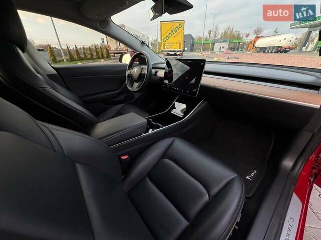 Красный Тесла Модель 3, объемом двигателя 0 л и пробегом 68 тыс. км за 17900 $, фото 14 на Automoto.ua