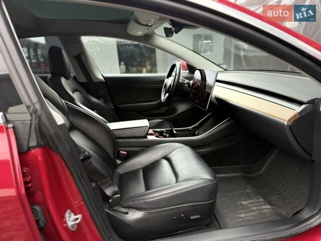 Червоний Тесла Модель 3, об'ємом двигуна 0 л та пробігом 164 тис. км за 14300 $, фото 33 на Automoto.ua