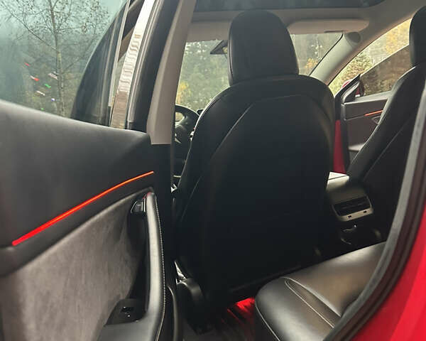 Красный Тесла Модель 3, объемом двигателя 0 л и пробегом 129 тыс. км за 20999 $, фото 29 на Automoto.ua