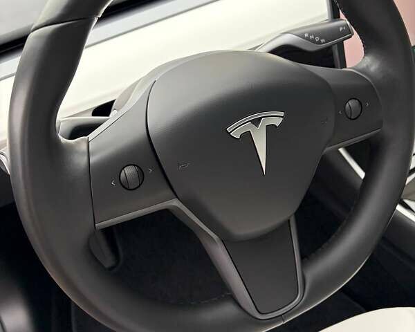 Красный Тесла Модель 3, объемом двигателя 0 л и пробегом 112 тыс. км за 16500 $, фото 71 на Automoto.ua