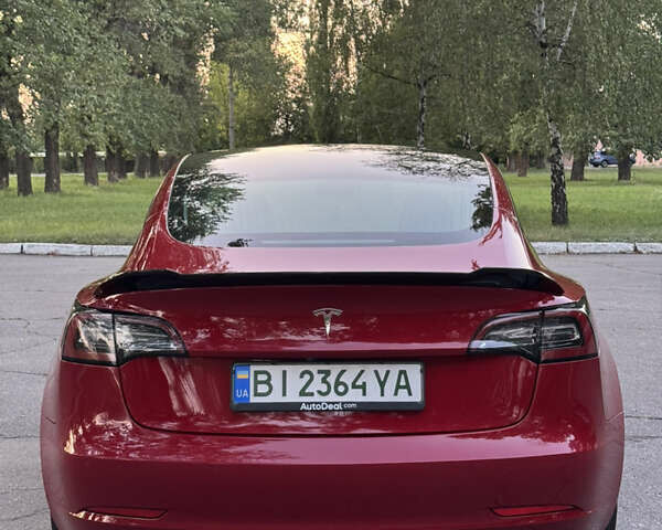 Красный Тесла Модель 3, объемом двигателя 0 л и пробегом 105 тыс. км за 21700 $, фото 2 на Automoto.ua