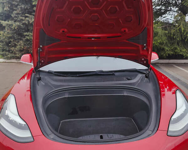 Червоний Тесла Модель 3, об'ємом двигуна 0 л та пробігом 123 тис. км за 16700 $, фото 85 на Automoto.ua