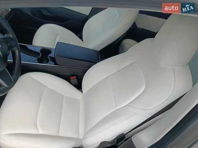 Красный Тесла Модель 3, объемом двигателя 0 л и пробегом 135 тыс. км за 20100 $, фото 36 на Automoto.ua