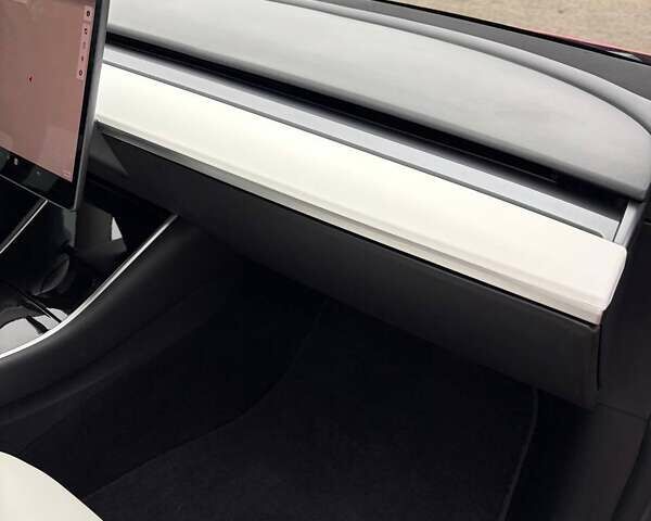 Красный Тесла Модель 3, объемом двигателя 0 л и пробегом 112 тыс. км за 16500 $, фото 51 на Automoto.ua