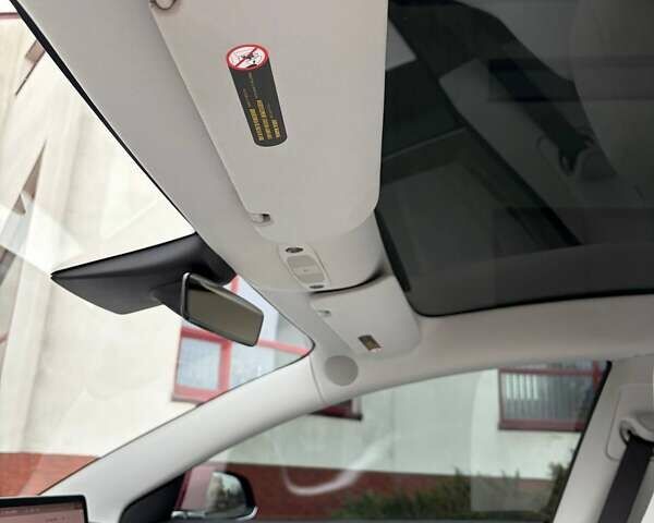 Красный Тесла Модель 3, объемом двигателя 0 л и пробегом 112 тыс. км за 16500 $, фото 72 на Automoto.ua