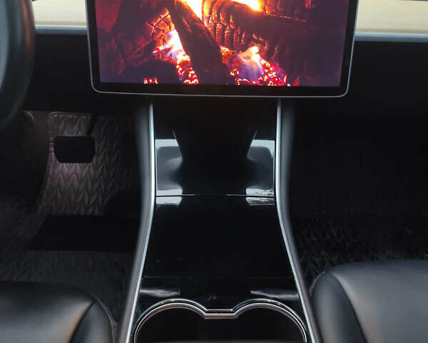 Червоний Тесла Модель 3, об'ємом двигуна 0 л та пробігом 123 тис. км за 16700 $, фото 76 на Automoto.ua