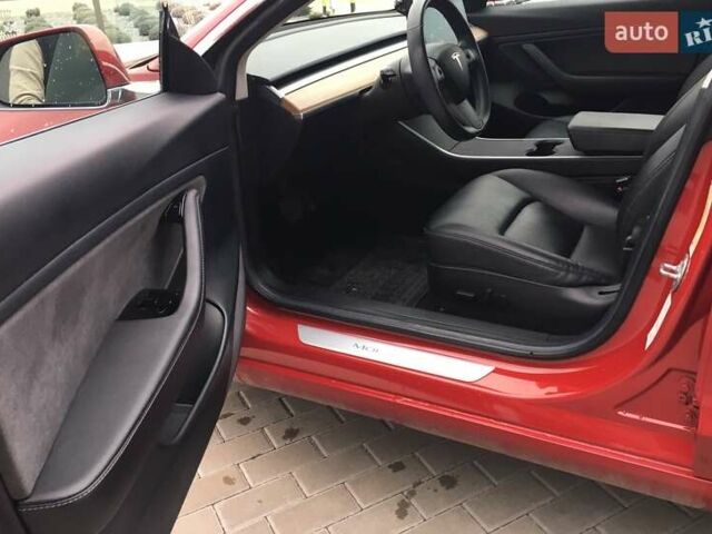 Красный Тесла Модель 3, объемом двигателя 0 л и пробегом 52 тыс. км за 19600 $, фото 9 на Automoto.ua