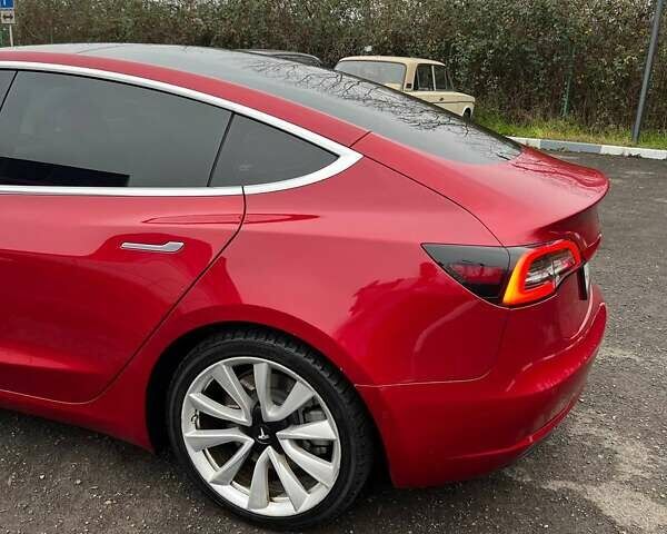 Красный Тесла Модель 3, объемом двигателя 0 л и пробегом 91 тыс. км за 18500 $, фото 5 на Automoto.ua