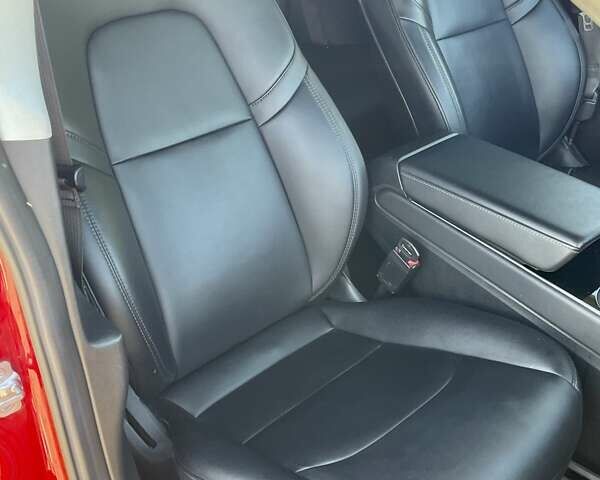 Тесла Модель 3 2018 в Днепре (Днепропетровске) на Automoto.ua Красный Тесла Модель 3, объемом двигателя 0 л и пробегом 130 тыс. км за 17700 $, фото 21 на Automoto.ua