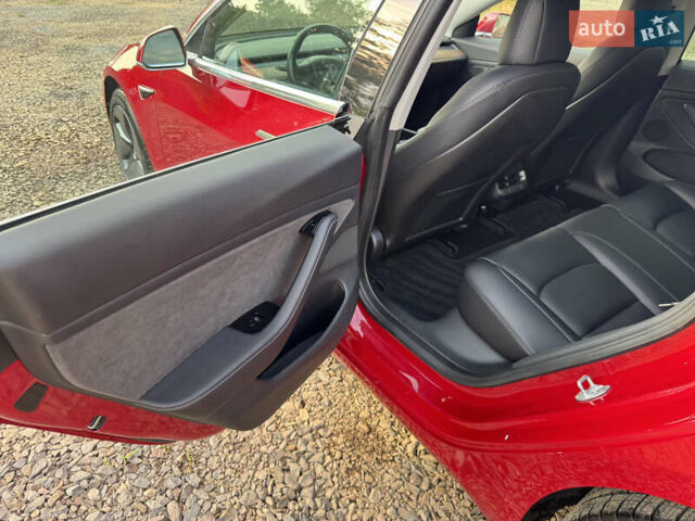 Тесла Модель 3 2018 в Луцке на Automoto.ua Красный Тесла Модель 3, объемом двигателя 0 л и пробегом 137 тыс. км за 17200 $, фото 43 на Automoto.ua