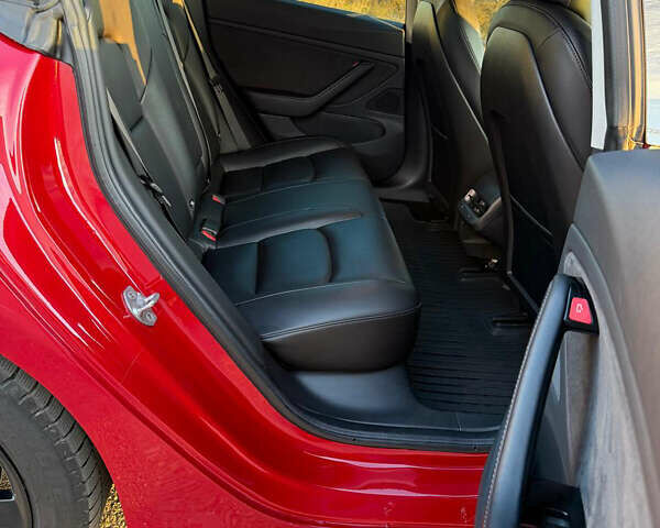 Червоний Тесла Модель 3, об'ємом двигуна 0 л та пробігом 90 тис. км за 16499 $, фото 37 на Automoto.ua