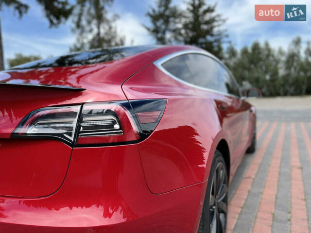 Тесла Модель 3 2018 у Чернівцях на Automoto.ua Червоний Тесла Модель 3, об'ємом двигуна 0 л та пробігом 235 тис. км за 16200 $, фото 9 на Automoto.ua