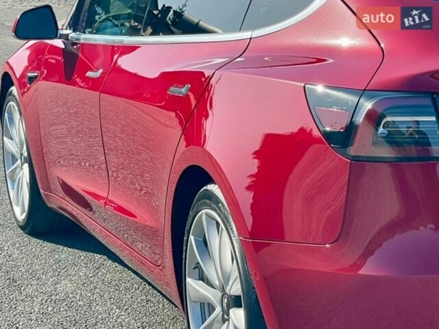 Красный Тесла Модель 3, объемом двигателя 0 л и пробегом 132 тыс. км за 17100 $, фото 5 на Automoto.ua
