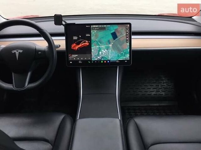 Красный Тесла Модель 3, объемом двигателя 0 л и пробегом 52 тыс. км за 19600 $, фото 7 на Automoto.ua