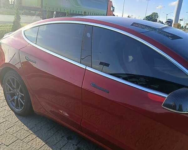 Красный Тесла Модель 3, объемом двигателя 0 л и пробегом 135 тыс. км за 20100 $, фото 30 на Automoto.ua