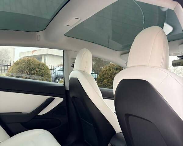 Красный Тесла Модель 3, объемом двигателя 0 л и пробегом 112 тыс. км за 16500 $, фото 45 на Automoto.ua