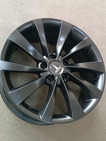 Красный Тесла Модель 3, объемом двигателя 0 л и пробегом 129 тыс. км за 20999 $, фото 58 на Automoto.ua