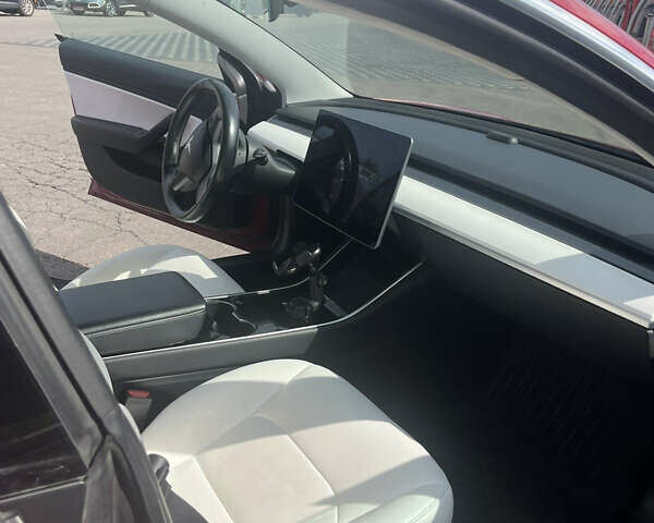 Тесла Модель 3 2018 у Харкові на Automoto.ua Червоний Тесла Модель 3, об'ємом двигуна 0 л та пробігом 155 тис. км за 15000 $, фото 2 на Automoto.ua