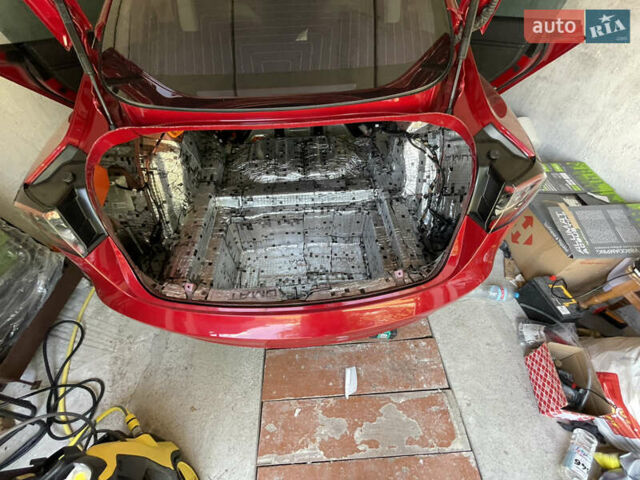 Червоний Тесла Модель 3, об'ємом двигуна 0 л та пробігом 90 тис. км за 16499 $, фото 52 на Automoto.ua