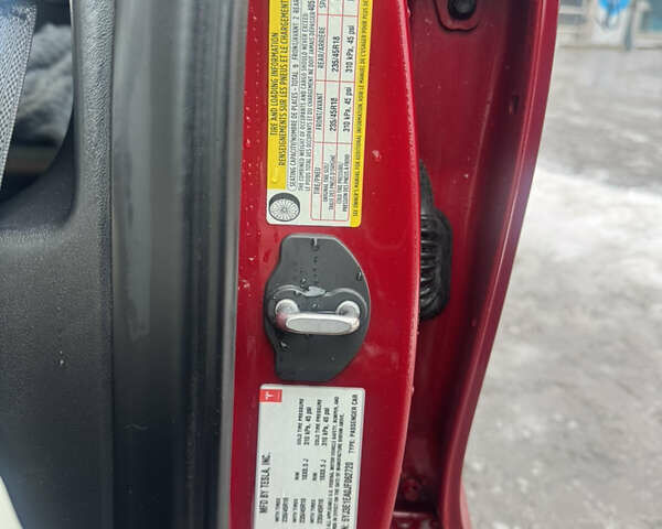 Красный Тесла Модель 3, объемом двигателя 0 л и пробегом 105 тыс. км за 16000 $, фото 18 на Automoto.ua