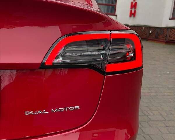 Красный Тесла Модель 3, объемом двигателя 0 л и пробегом 112 тыс. км за 16500 $, фото 3 на Automoto.ua