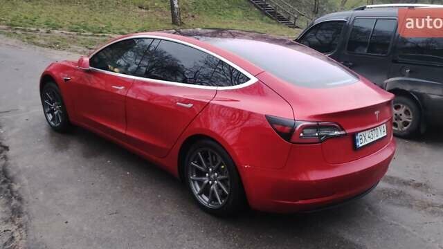 Червоний Тесла Модель 3, об'ємом двигуна 0 л та пробігом 130 тис. км за 16500 $, фото 9 на Automoto.ua