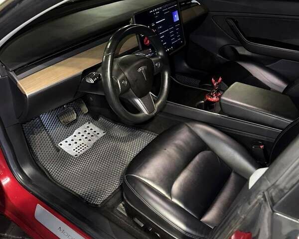 Красный Тесла Модель 3, объемом двигателя 0 л и пробегом 110 тыс. км за 17500 $, фото 4 на Automoto.ua