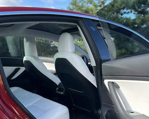 Тесла Модель 3 2018 у Києві на Automoto.ua Червоний Тесла Модель 3, об'ємом двигуна 0 л та пробігом 91 тис. км за 21500 $, фото 4 на Automoto.ua