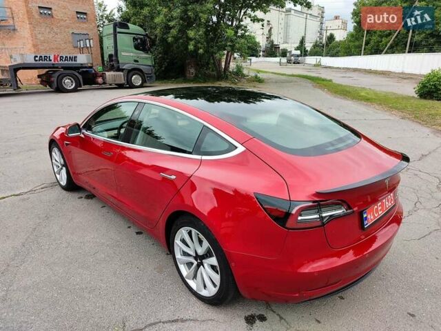 Тесла Модель 3 2018 в Белой Церкве на Automoto.ua Красный Тесла Модель 3, объемом двигателя 0 л и пробегом 204 тыс. км за 16700 $, фото 4 на Automoto.ua