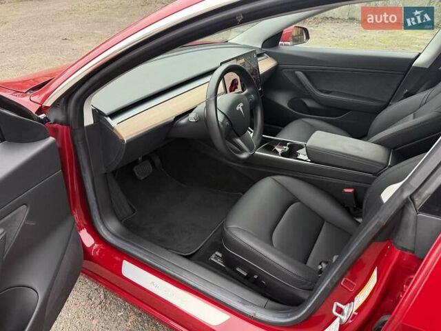 Красный Тесла Модель 3, объемом двигателя 0 л и пробегом 23 тыс. км за 17200 $, фото 7 на Automoto.ua