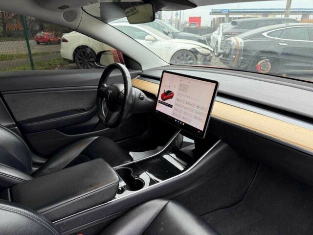 Червоний Тесла Модель 3, об'ємом двигуна 0 л та пробігом 254 тис. км за 12400 $, фото 4 на Automoto.ua