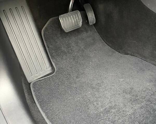 Красный Тесла Модель 3, объемом двигателя 0 л и пробегом 112 тыс. км за 16500 $, фото 76 на Automoto.ua