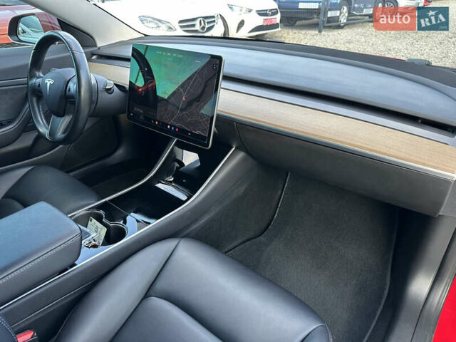 Красный Тесла Модель 3, объемом двигателя 0 л и пробегом 121 тыс. км за 16999 $, фото 29 на Automoto.ua
