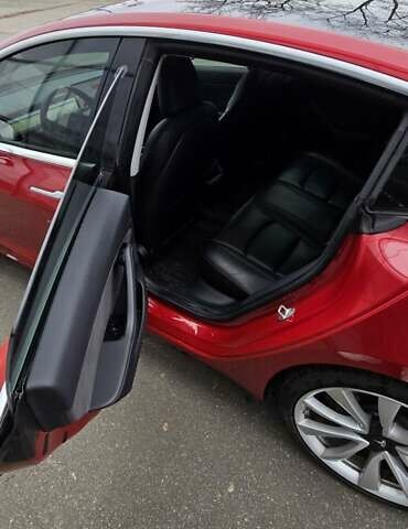 Красный Тесла Модель 3, объемом двигателя 0 л и пробегом 148 тыс. км за 17200 $, фото 6 на Automoto.ua