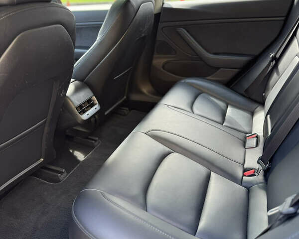 Красный Тесла Модель 3, объемом двигателя 0 л и пробегом 108 тыс. км за 15600 $, фото 21 на Automoto.ua