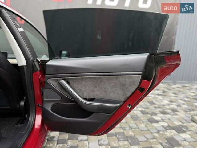 Червоний Тесла Модель 3, об'ємом двигуна 0 л та пробігом 164 тис. км за 14300 $, фото 35 на Automoto.ua