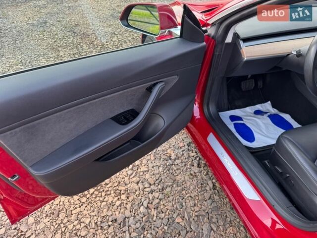 Красный Тесла Модель 3, объемом двигателя 0 л и пробегом 137 тыс. км за 16500 $, фото 23 на Automoto.ua