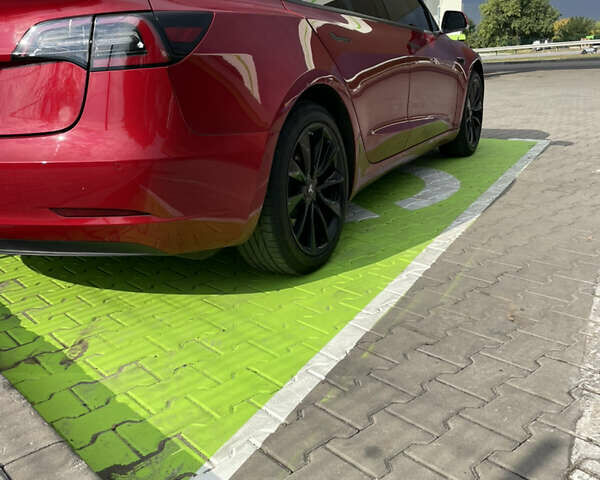 Червоний Тесла Модель 3, об'ємом двигуна 0 л та пробігом 90 тис. км за 16499 $, фото 46 на Automoto.ua