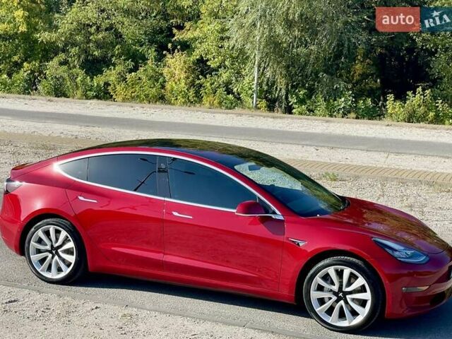 Тесла Модель 3 2018 в Днепре (Днепропетровске) на Automoto.ua Красный Тесла Модель 3, объемом двигателя 0 л и пробегом 130 тыс. км за 17700 $, фото 28 на Automoto.ua